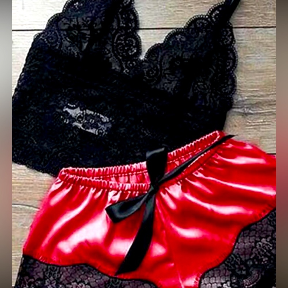 🛑 Black and red Nighty